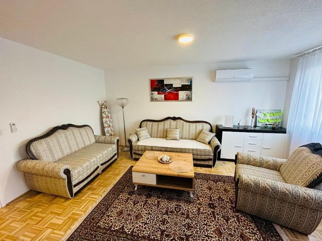 Apartment Etna! Near To Airport سراييفو المظهر الخارجي الصورة